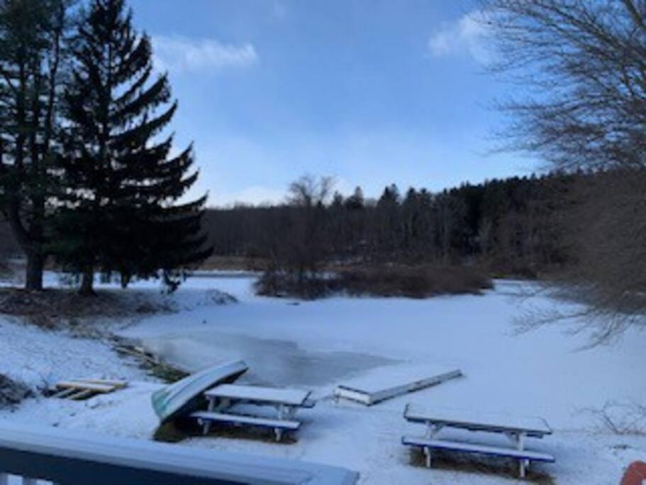 Gorgeous Poconos Springtime By The Lake! Henryville Eksteriør bilde